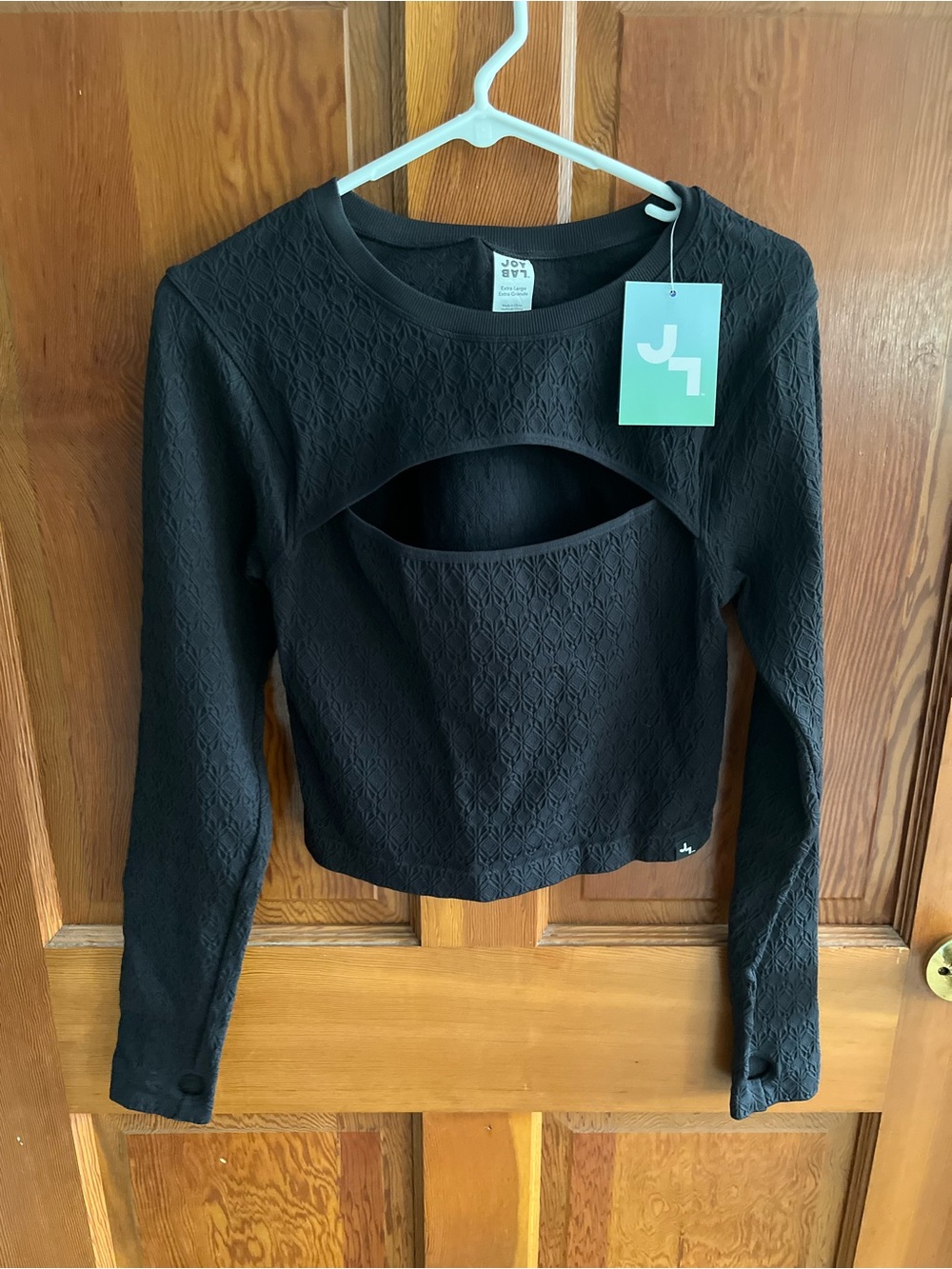 JoyLab Black Long-Sleeve Front Cutout Textured cropped